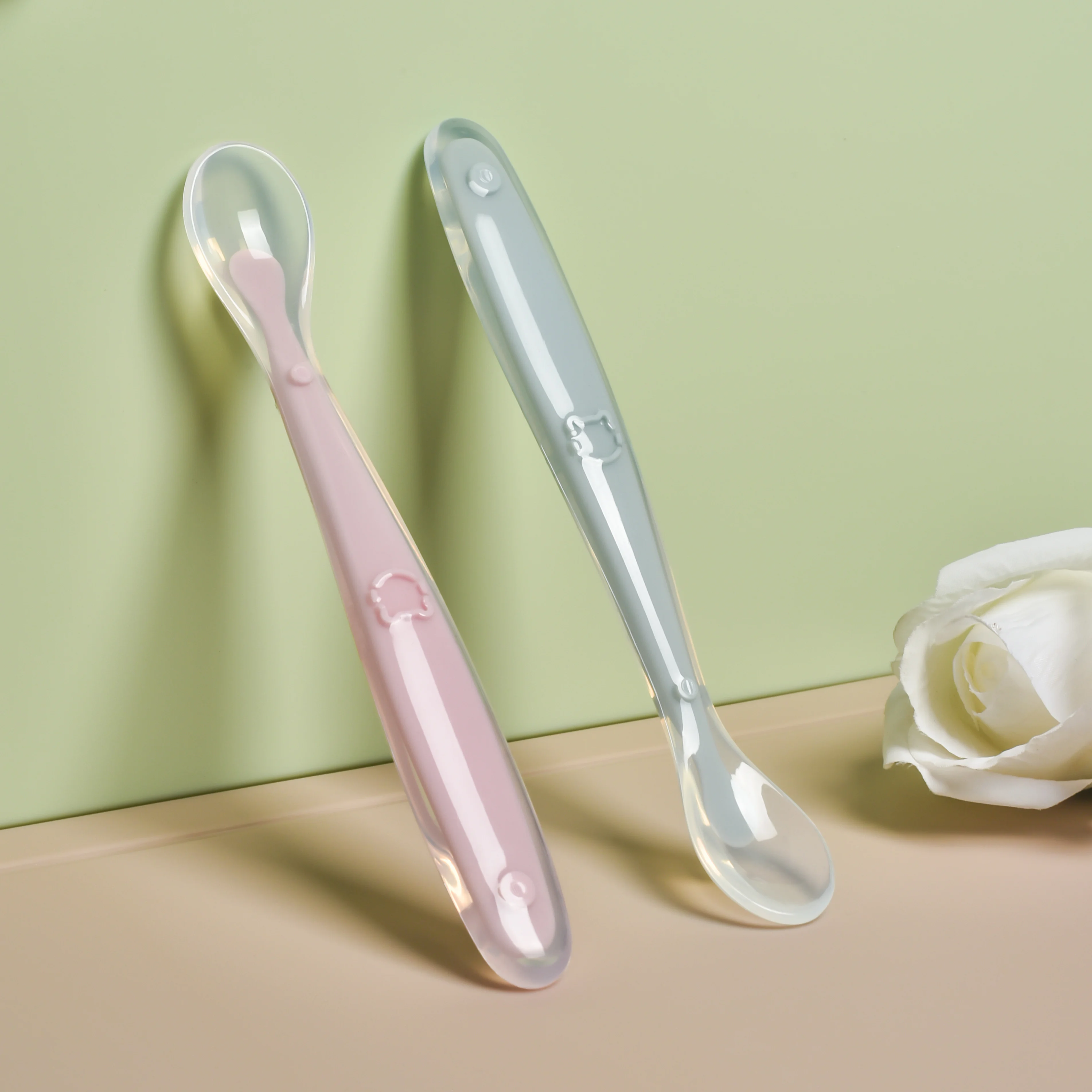 Non-toxic Competitive Price Soft Baby Spoon With Transparent Liquid Silicone Eating Spoon