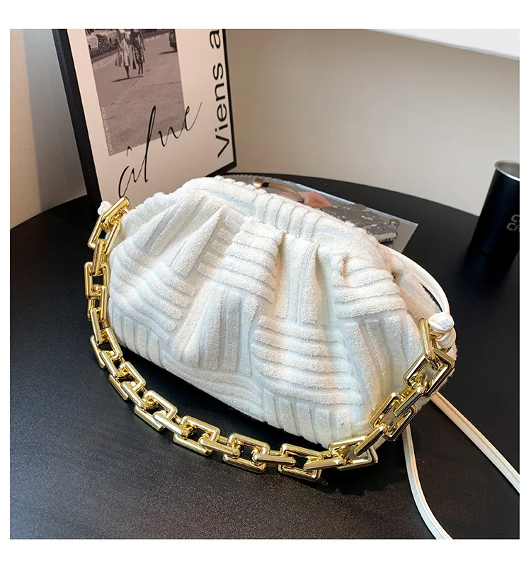 High Quality Women Embossed Crossbody Handbag Thick Chain Folding Cloud Clutch Bag Casual Open Toe Slippers Set