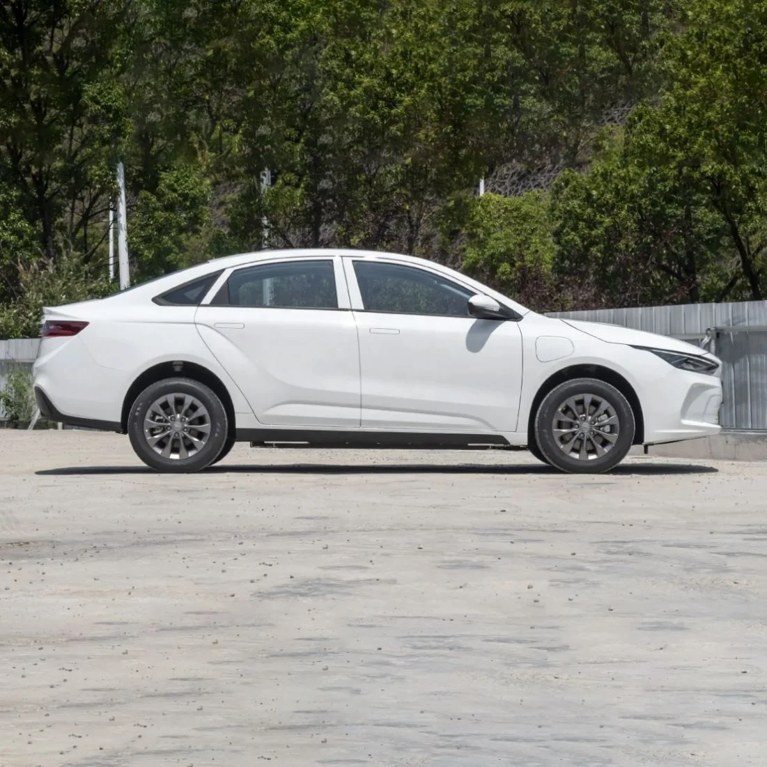 Цена на акции Hyundai Elantra 2024 новые подержанные автомобили бензин N Line Sel R16 CVT France Les Moteur для