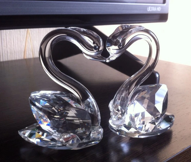 «Маленький лебедь» кристальная фигура свадебной MH-D0447