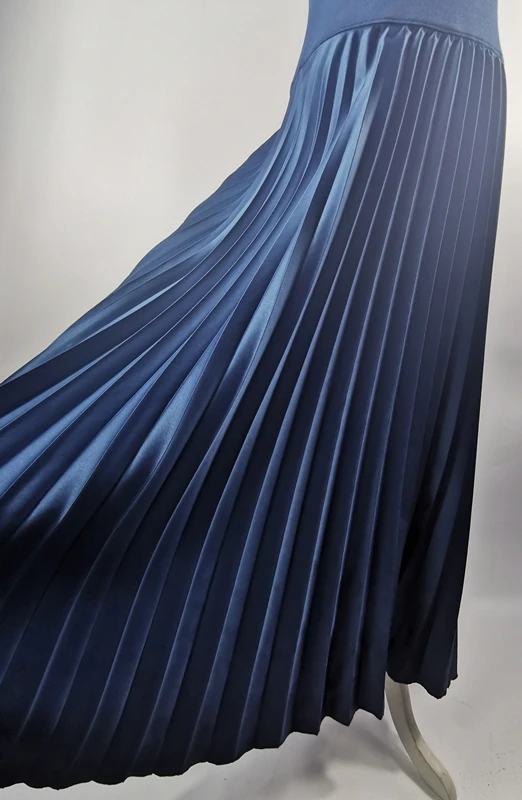 2022 New Arrivals Spring Or Summer Fashion Casual Sleeveless Solid  pleated Maxi dress