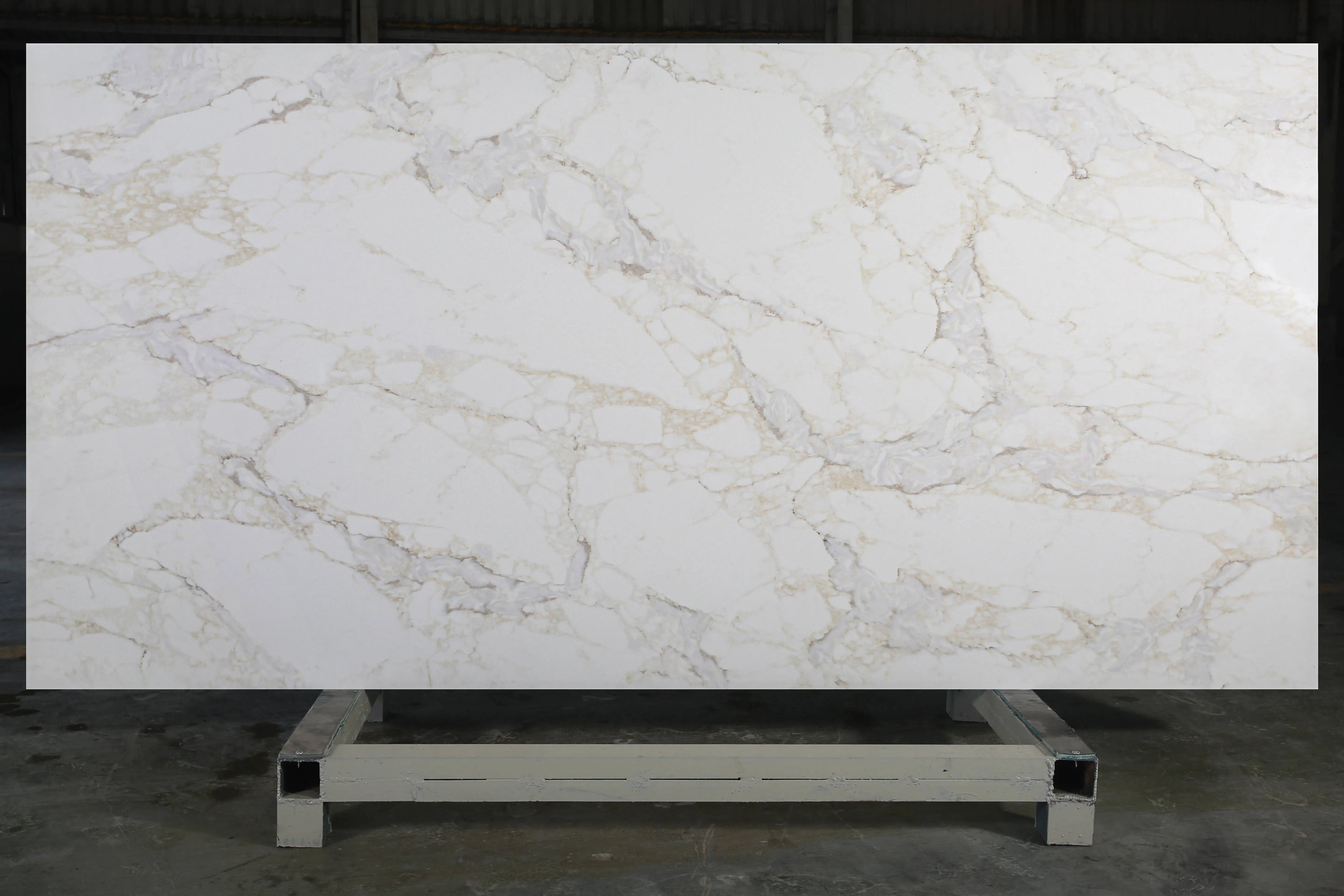 Cheap Price Supplier Polished 3.2m 1.6m Artificial Stone Gold Modern Quartz Countertop Big Slab For Building Project