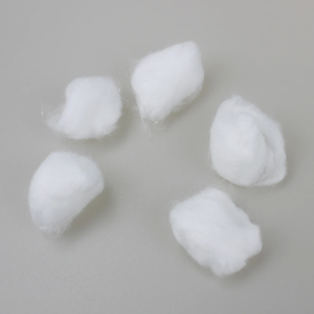Disposable Surgical Absorbent Cotton Wool Balls Styptic Dental Cotton Ball