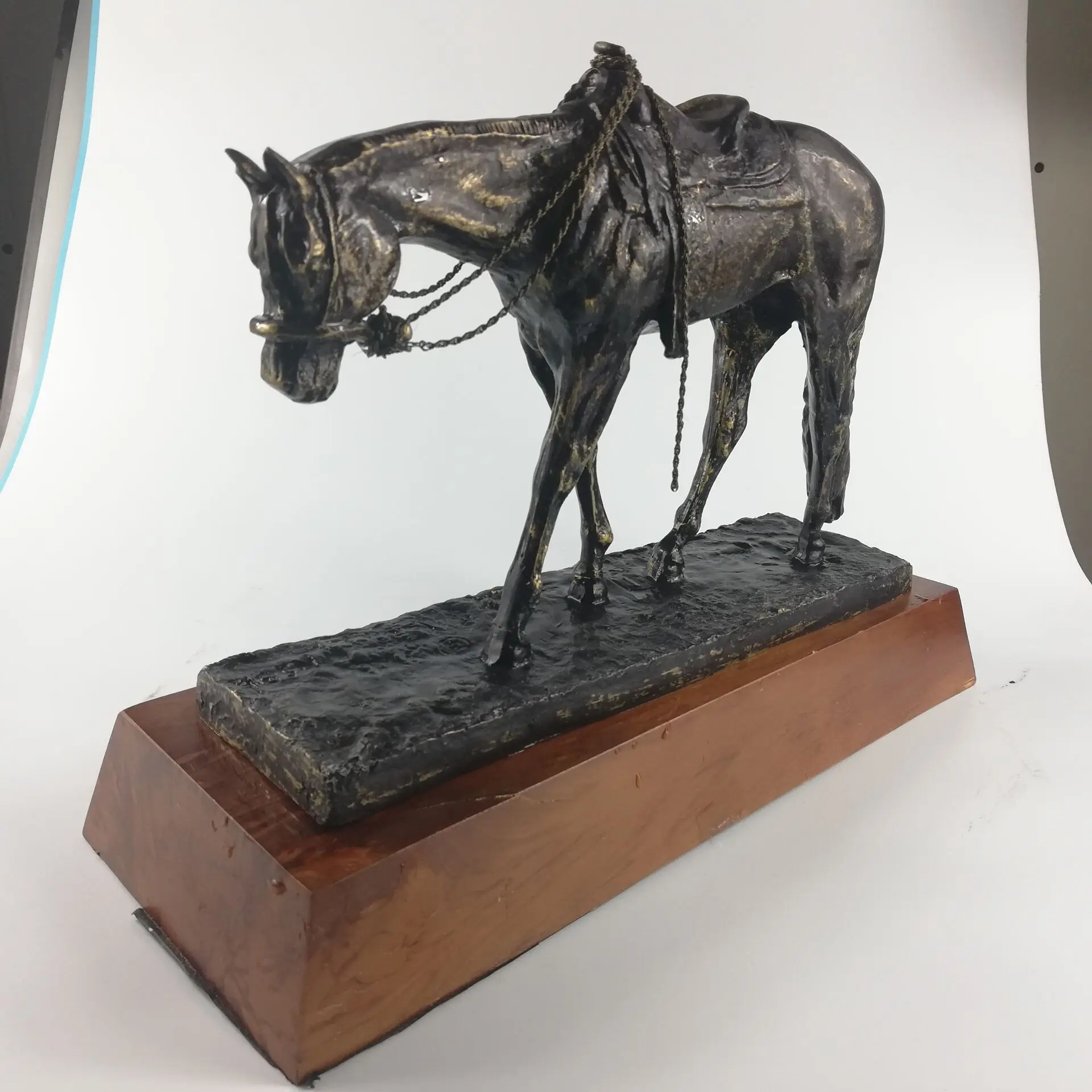 factory wood base metal antique bronze resin trophy horse