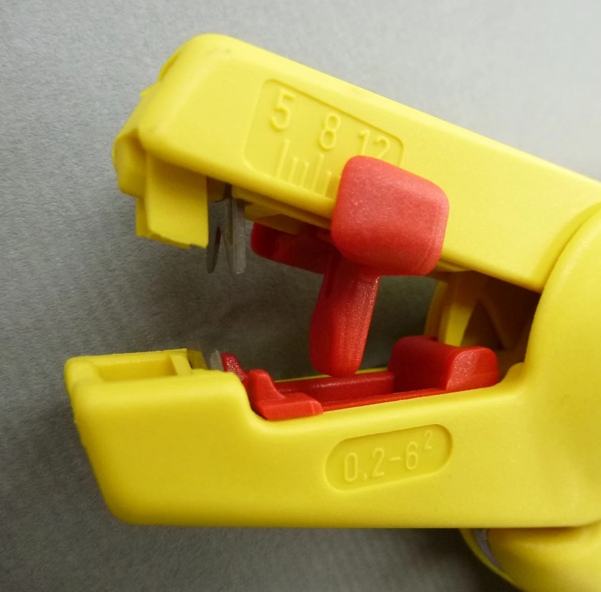 MC-180 Hand Tools Wire Cable Stripper With Handle Lock Function