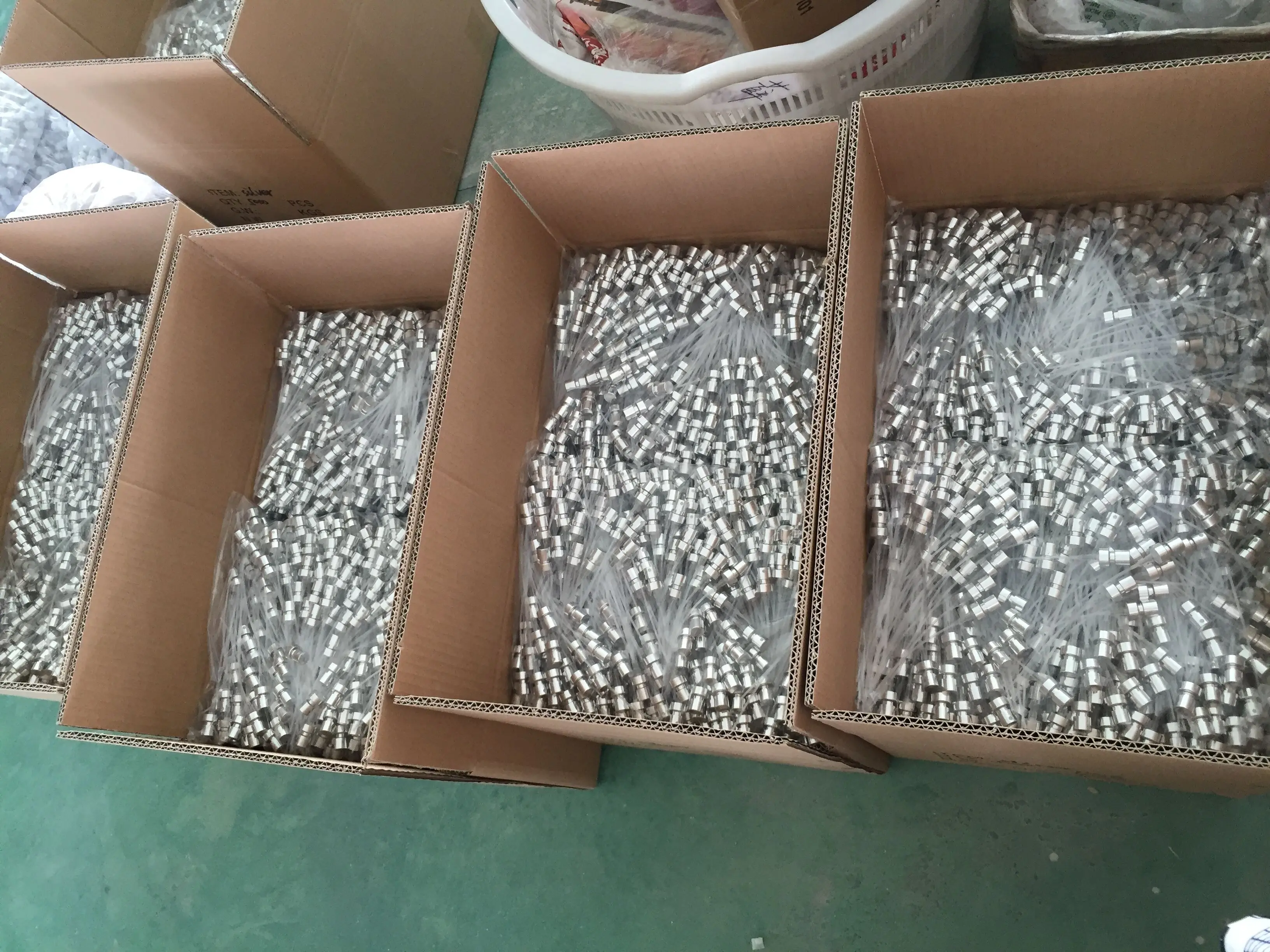 Wholesale aluminum plastic fine mist sprayer pump perfume sprayer