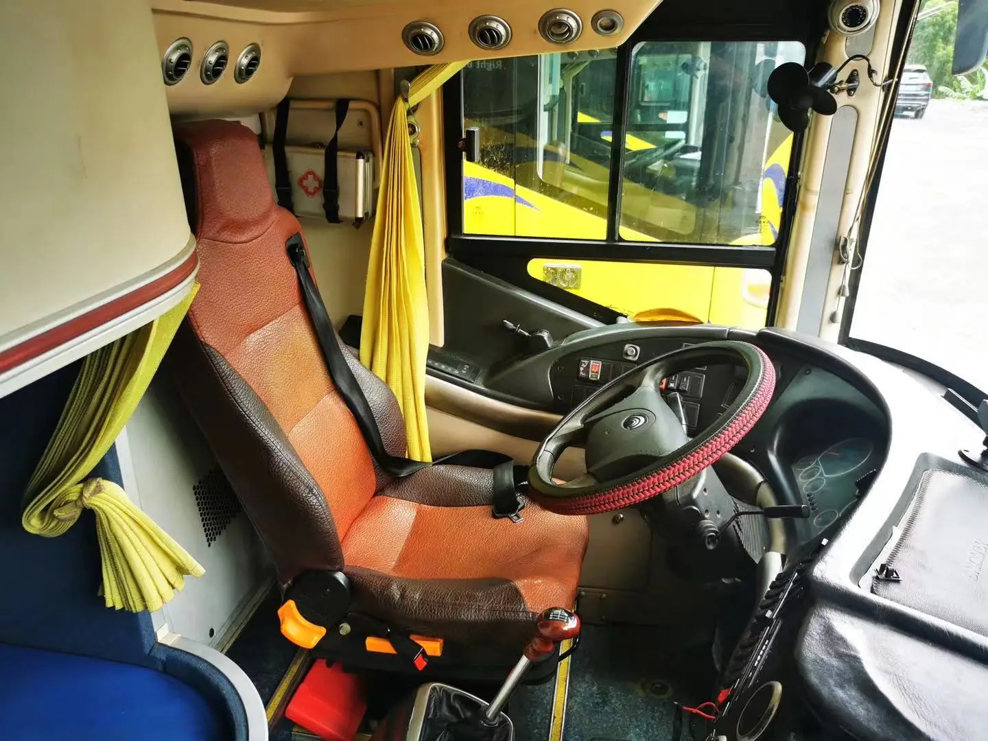  Used bus Luxury Tour Passenger Coach Bus for Sale used