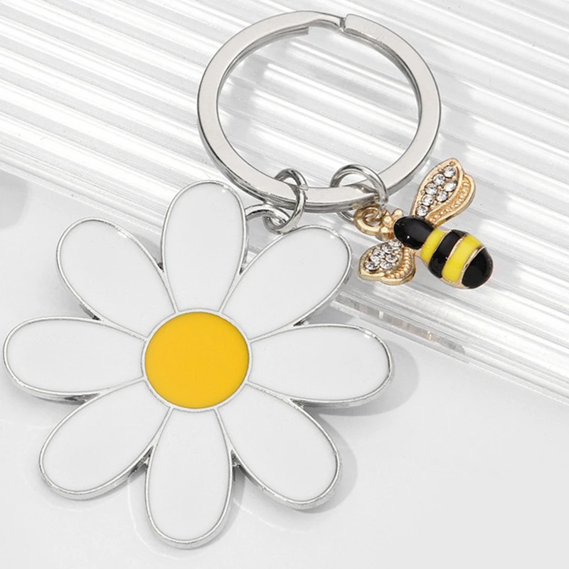 Cute Metal Keyring Enamel Bee White Daisy Flower Keychain For Key Bag