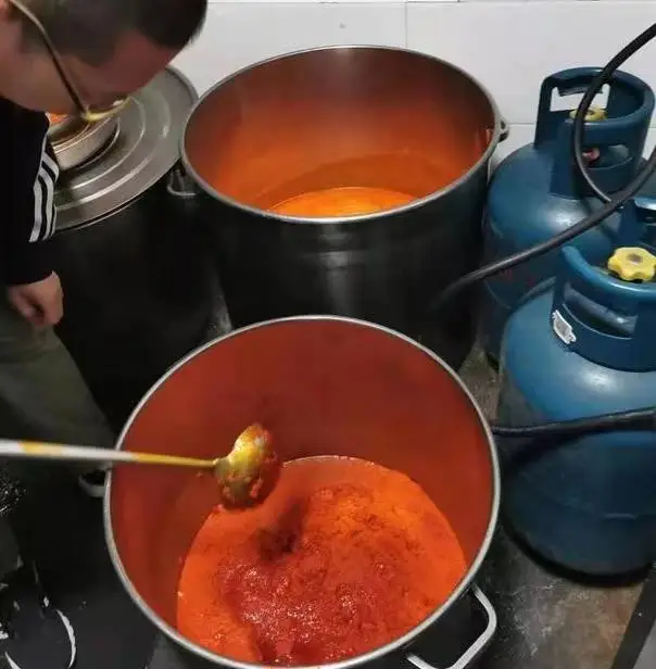 Uco Sells a Large Amount of Used Cooking Oil That Can Be Made Into Mechanical Oils for Secondary Use Palm