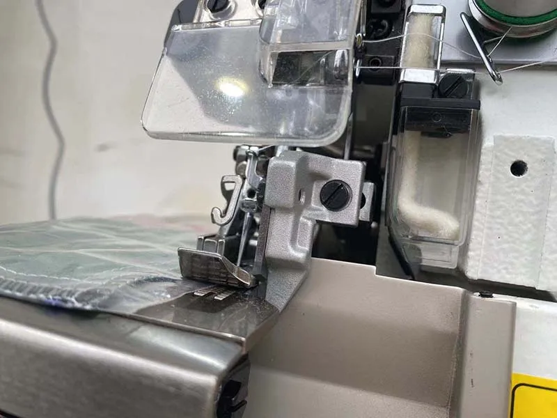 Computer five-thread sewing machine with locking edge for T-shirt neckline sewing equipment RNEX4PLUS-5