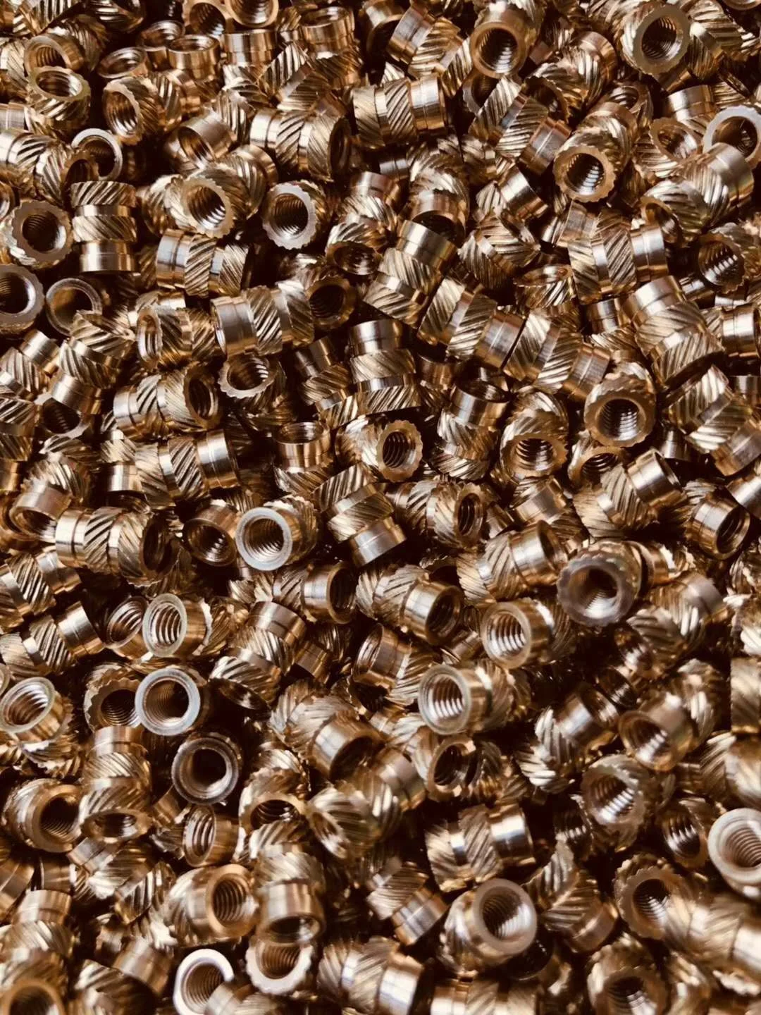 Factory wholesale price M2 M2.5 M3 M4 M5 M6 M8 brass H62 H59 insert knurled nut round metric thread inserts for plastic