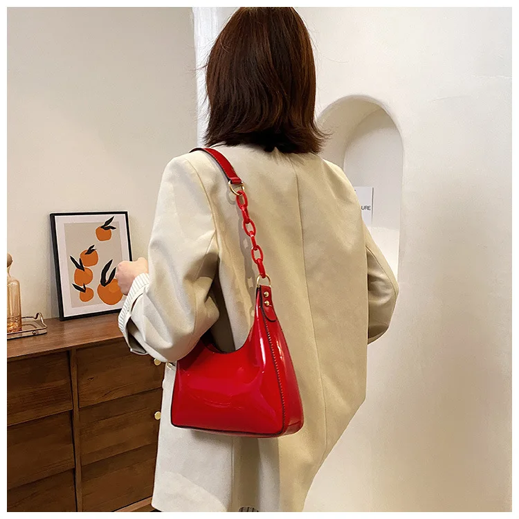 
Vintage Patent Leather Underarm Saddle Bags Women Solid Color Armpit Bag Summer Female Texture Shoulder Handbags Purses 