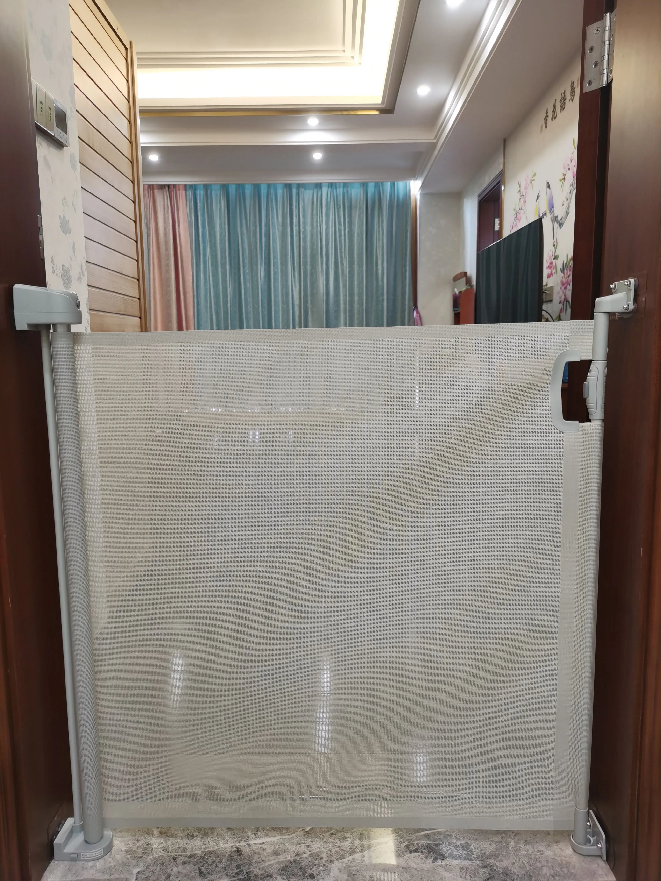 customize extra long 3 meters baby retractable mesh gate for stairs doorways