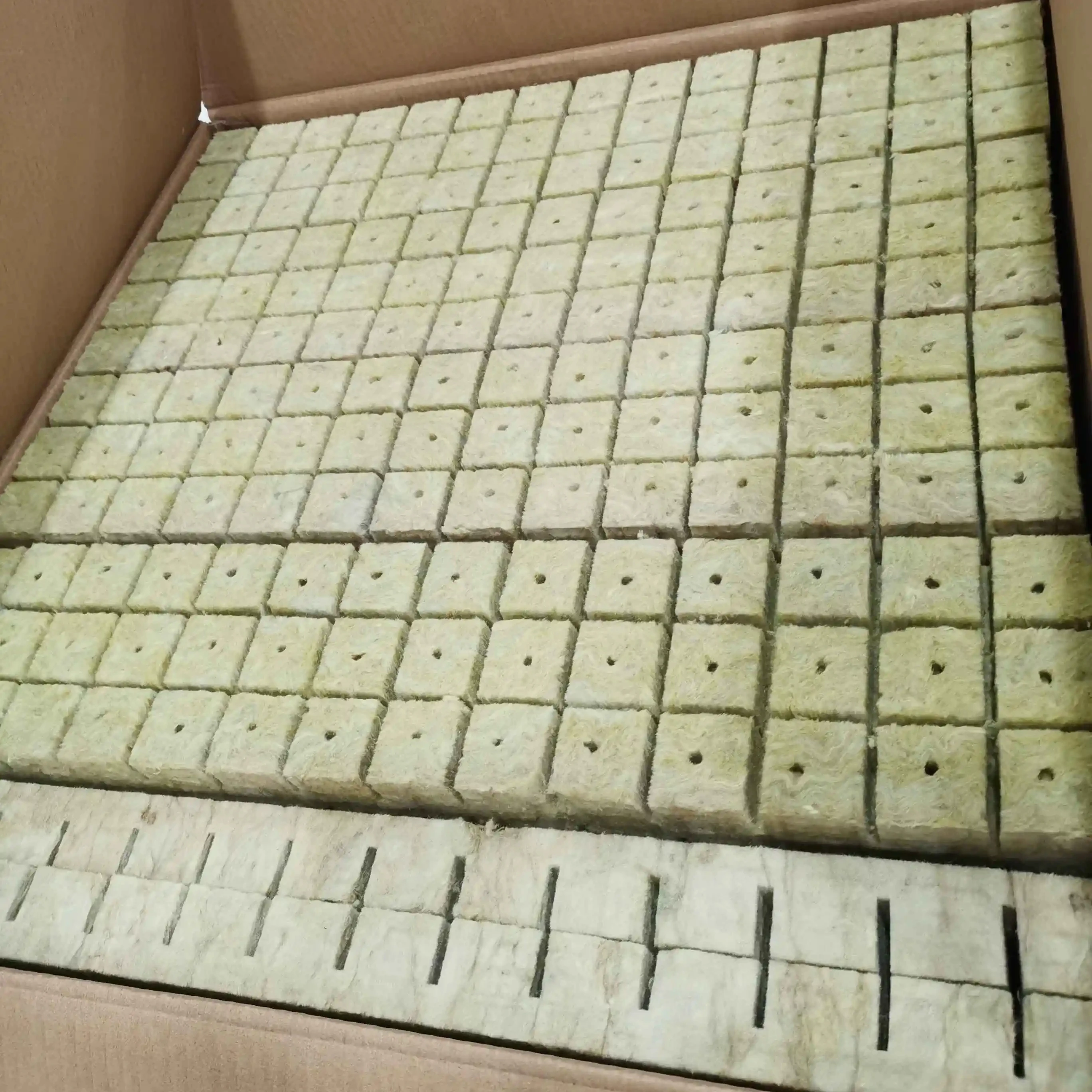 40x40x40mm Size Hydroponic Growing Rock Wool Vegetable Nursery Cube Mineral Rock Cube Wool