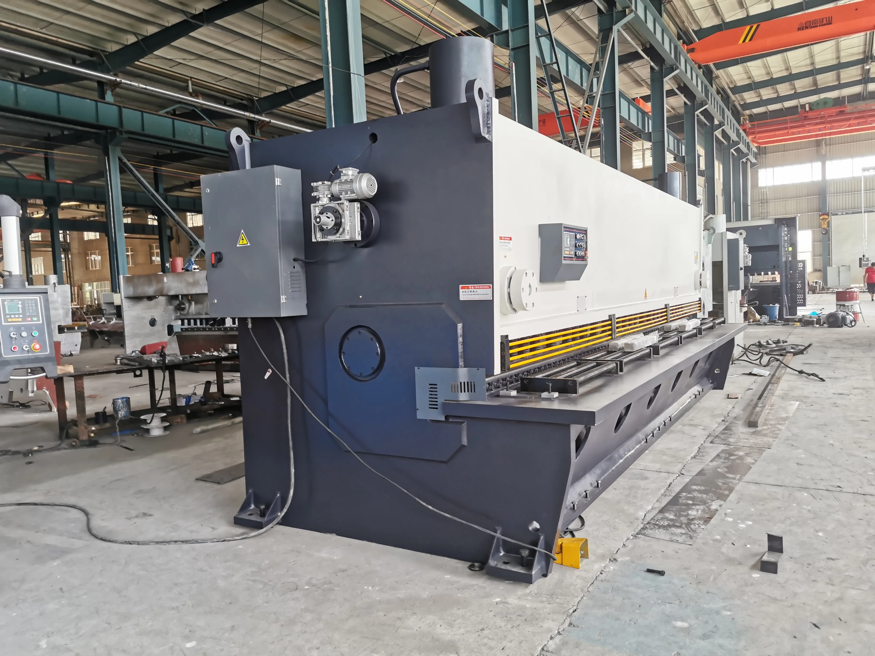 Hydraulic CNC guillotine sheet cutter plate shearing machine price