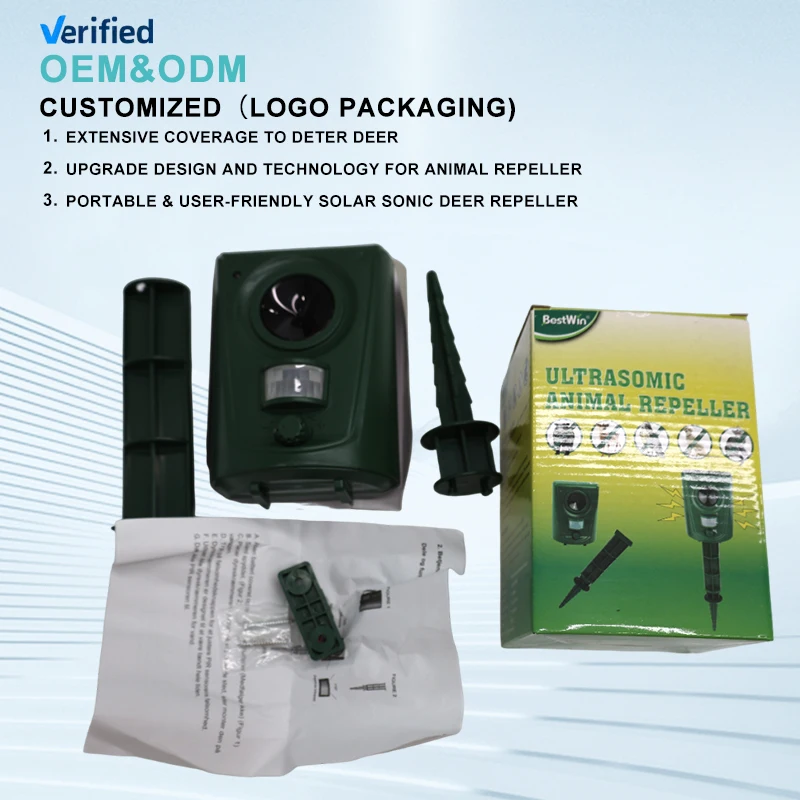 Solar Powered Ultras onic Outdoor Animal Repeller Motion Sensor Flash Light Dog Cat Raccoon Rabbit Animal Dispeller