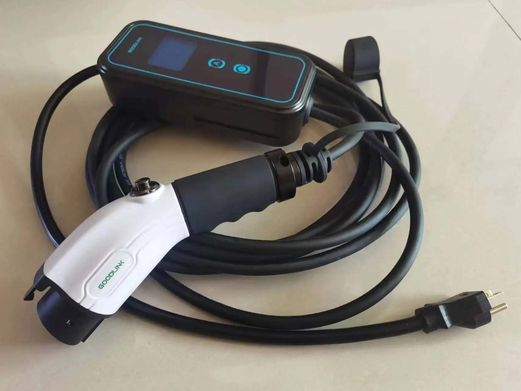 Заводской OEM 16A/32A 7kW электрическая автомобильная зарядка портативная EV зарядная коробка с