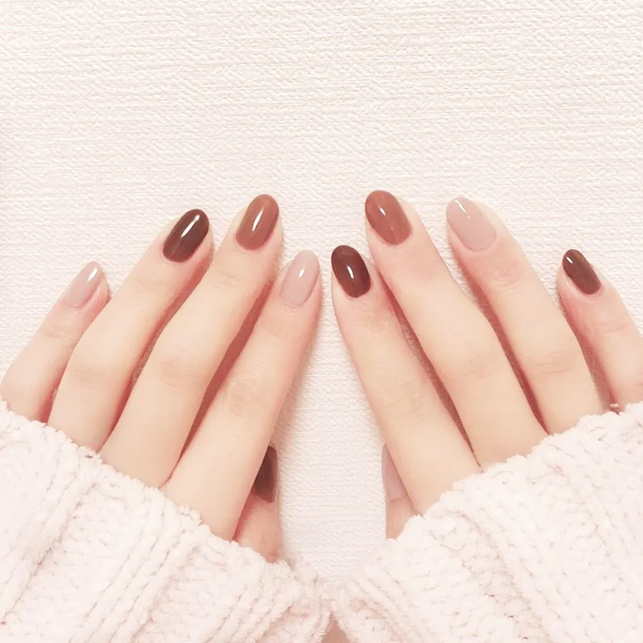 24pcs cute pattern design short size finished false salon nails full nails tips lady finger art nails