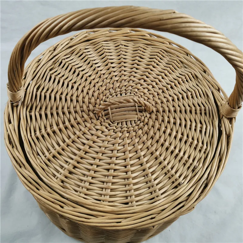 
New Design Portable Food Storage Outdoor Picnic Willow Wicker Gift Basket with Handle 