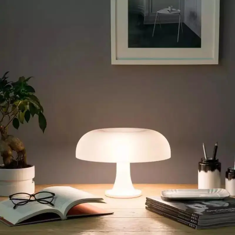 Northern Europe Ins Light Luxury Bedroom Modern Sense Of Design Cozy Exquisite Living Room Porcelain Vase Table Lamp