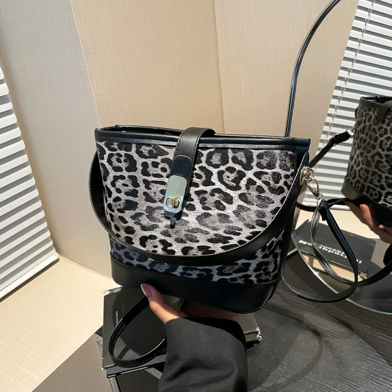 2024 2025 Women Fashion European and American Brown Genuine African All Leather Handbag Sac Seau Animal Leopard Print Bucket Bag