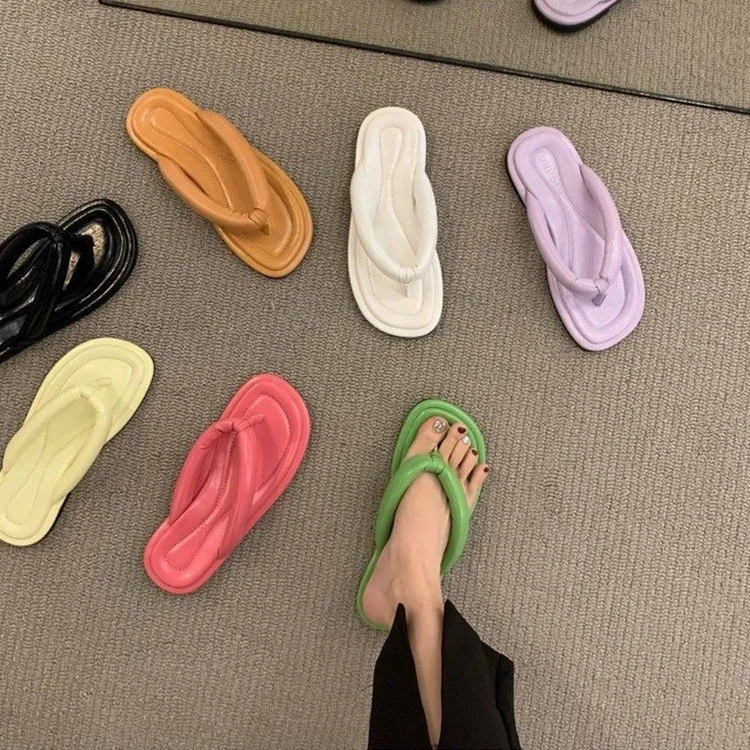 Ins Fashion Ladies Flat Shoes Outdoor Beach Flip Flops Women Wholesale Flip-Flops Slippers 2022