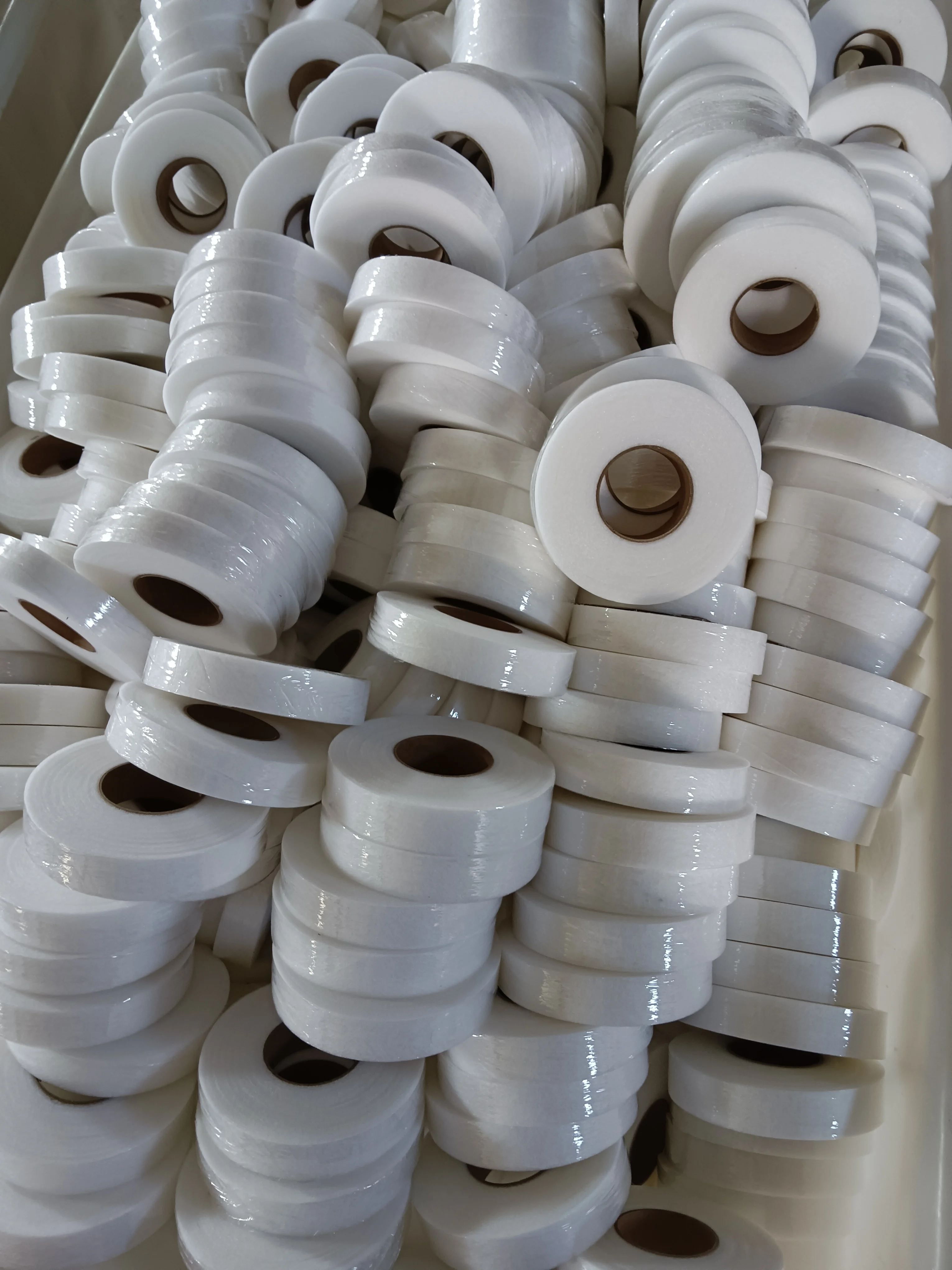 Garment Accessories Fusible Interlining Non Woven Double Sided Fabric Fusing Roll PES Material With Weight From 10 to 100gsm