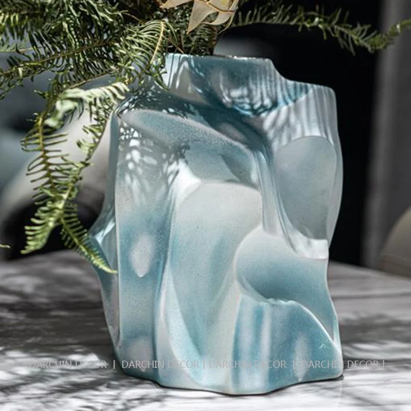 Bule and white resin vases soft color matching ornaments tabletop modern style home decoration