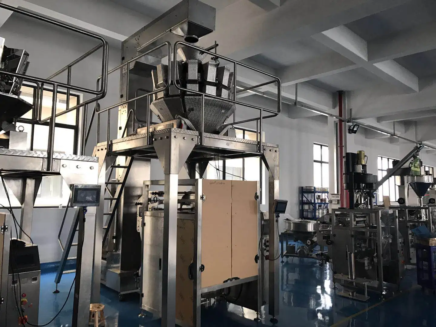 Fully Automatic Nitrogen Banana Potato Chips Packaging Machine For Corn Chip
