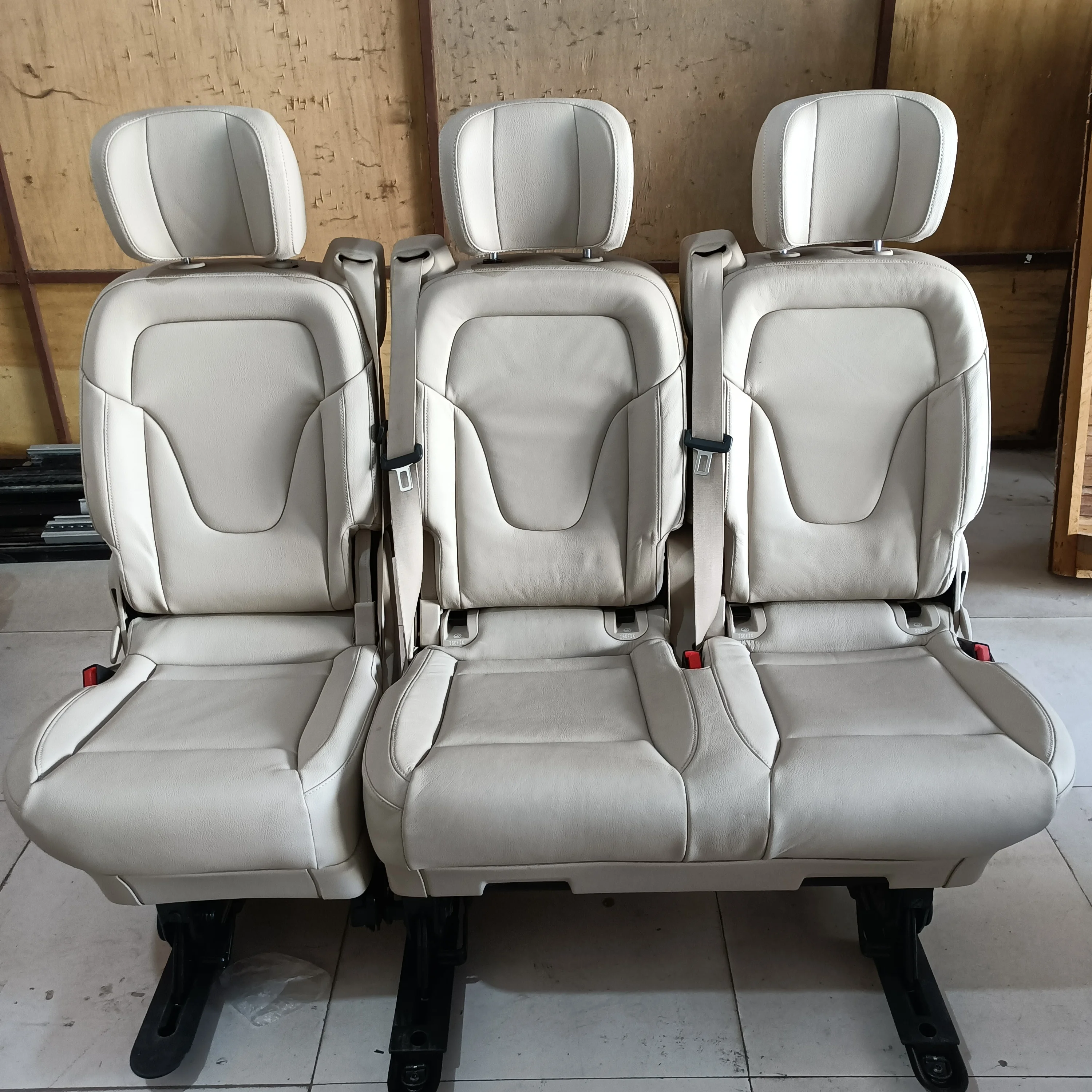 Wholesale original custom vans seats passenger Beige Black full leather modified car seat for Mercedes Benz V260 V class