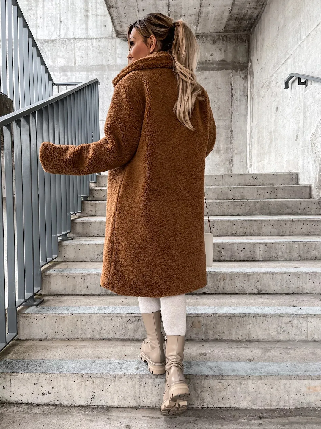 Faux Wool Women Coat Winter Warm Outerwear Fashion Teddy Plush Overcoats Female Chic Solid Single Breasted Streetwear Lady Coats