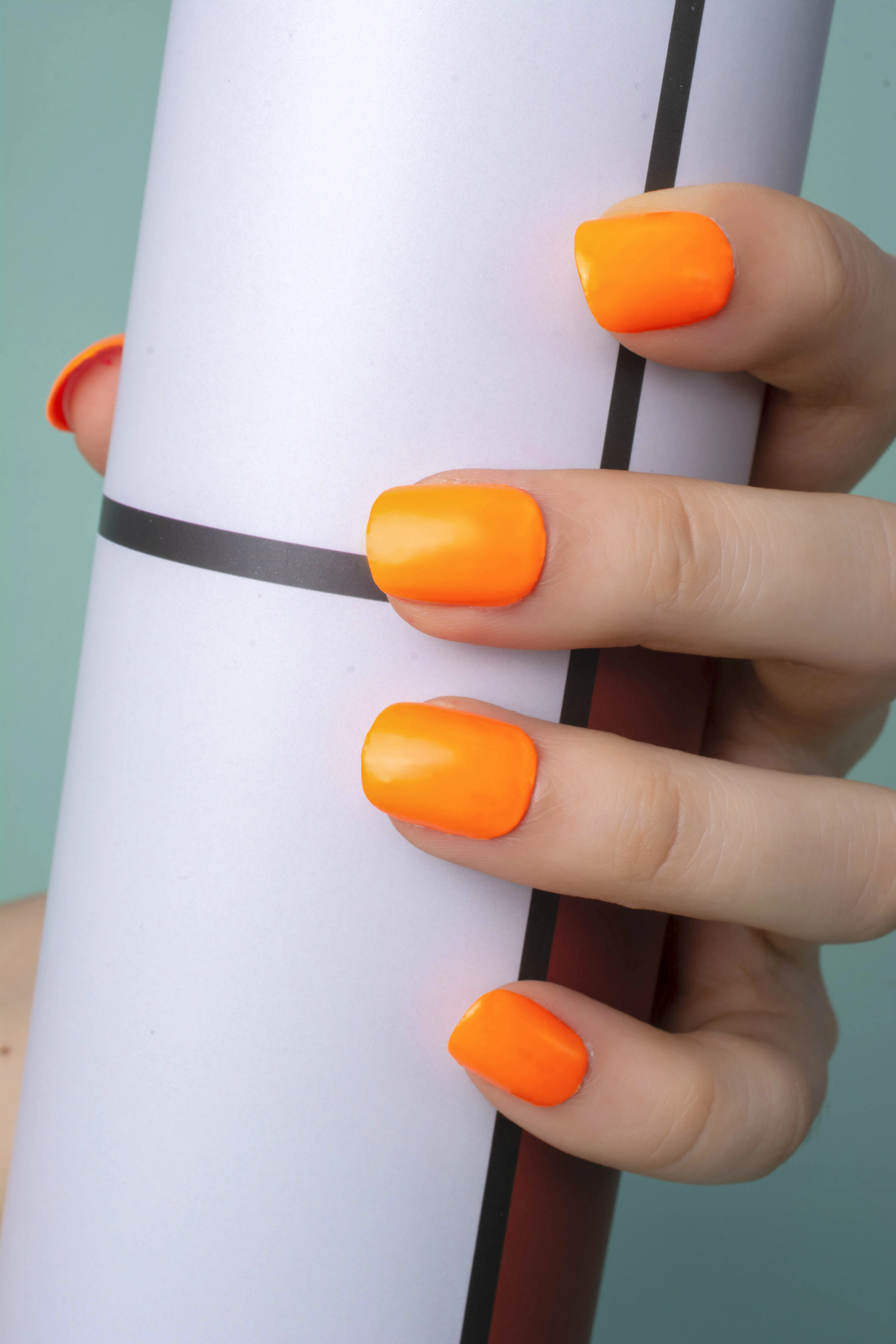 2020 Summer Hot Sale Cute Dry Fast No Peel off Nail Lacquer Logo Customized Private Label Top Selling Nail Polish