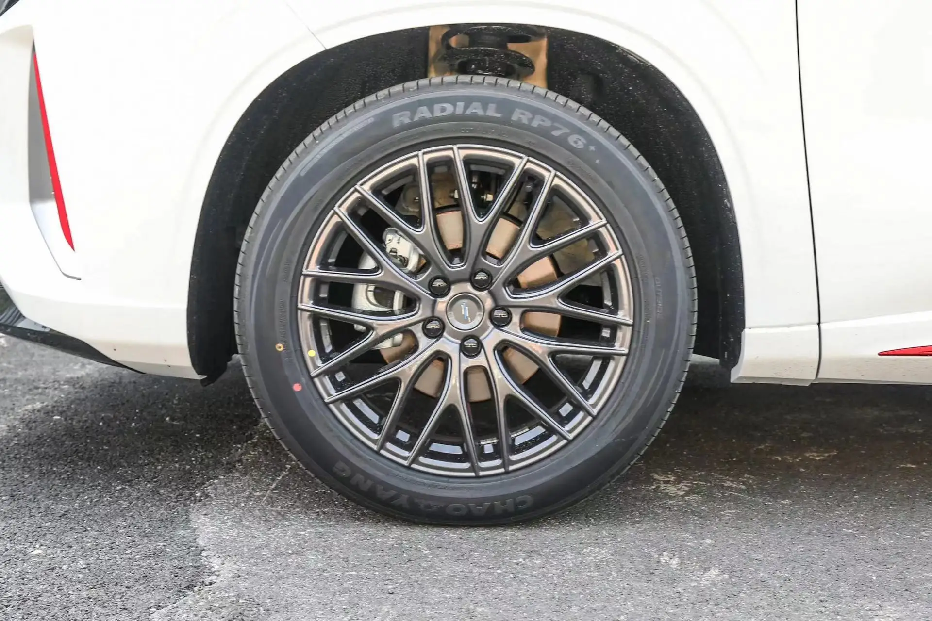 Changan Oushang Z6 2023 1.5T Dual-clutch Smart Enjoyment Model    1.5-liter turbo 188 horsepower