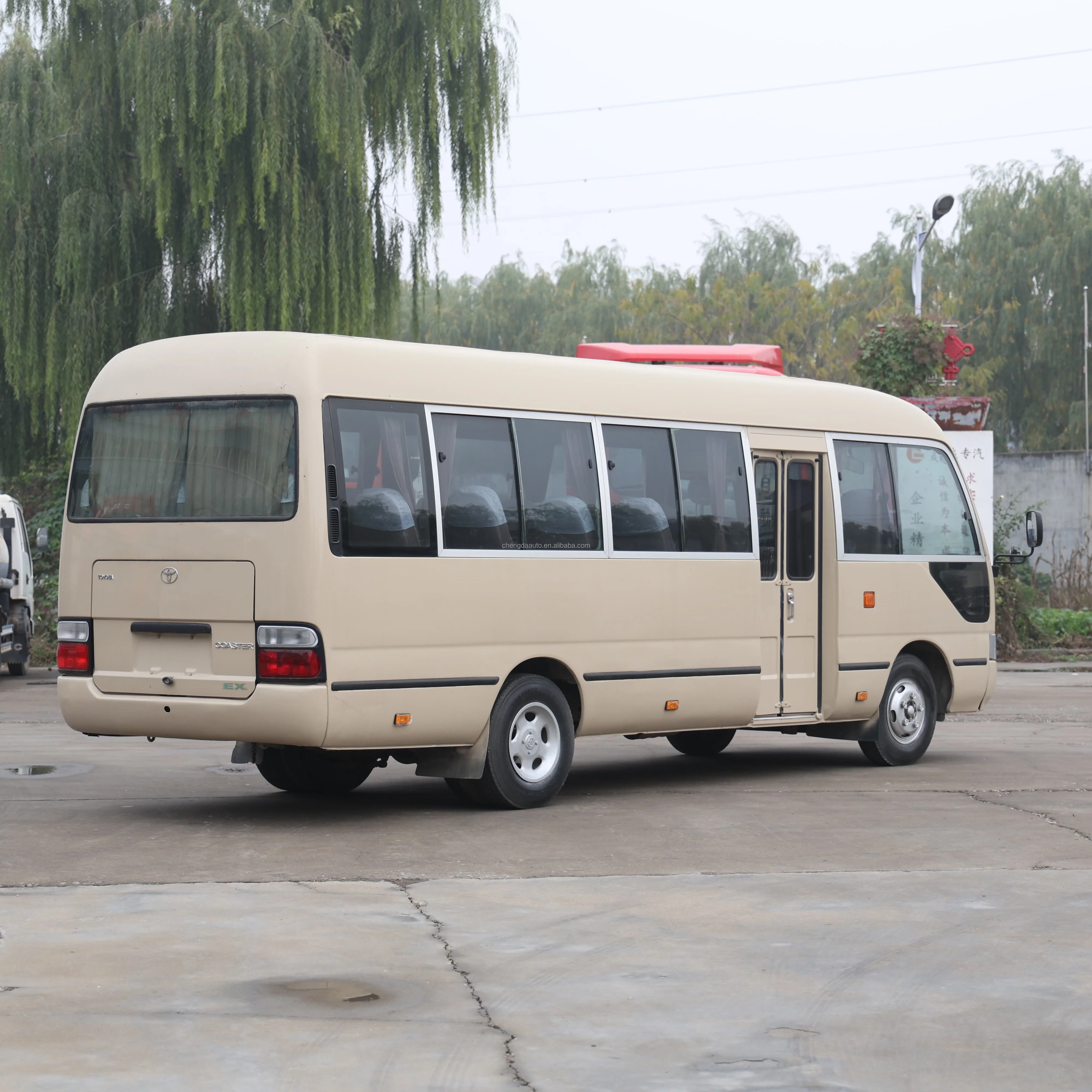 Factory Direct Sale Used 30-Seater Toyta Coaster BUS