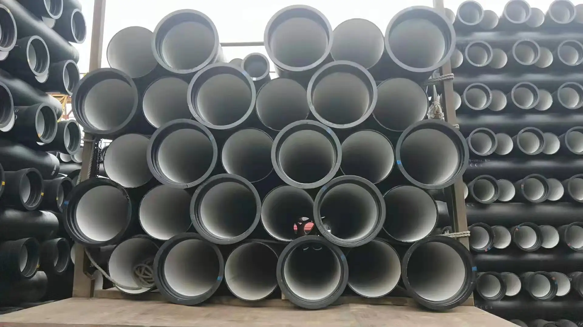 bitumen paint welding ductile cast iron of the k9class dn 250 3000 mm 900 2023mm 80mm bs en 598ductility water pipe