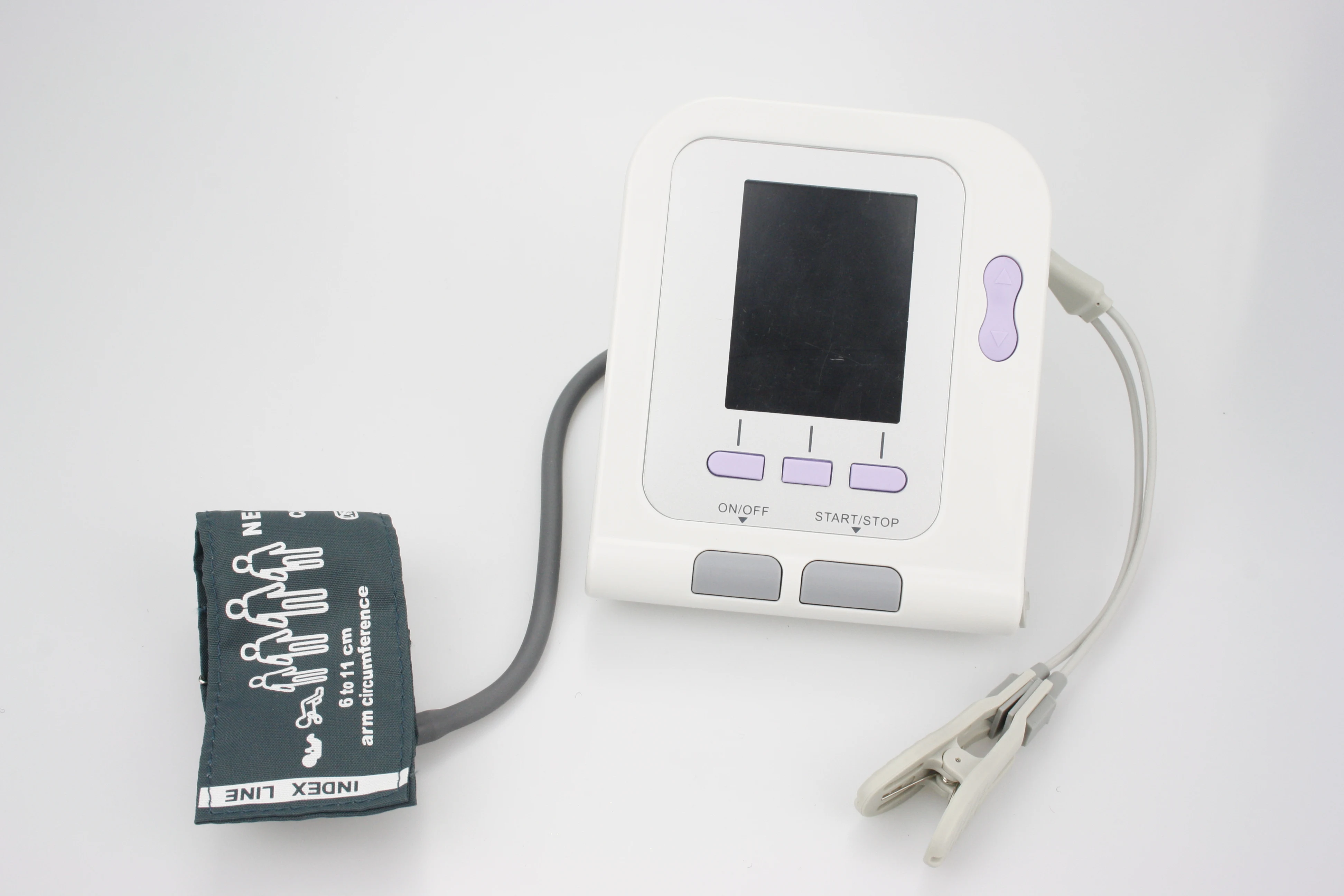 Pet digital blood pressure monitor with blood oxygen probe can be connected to computer mobile phone for dogs and cats