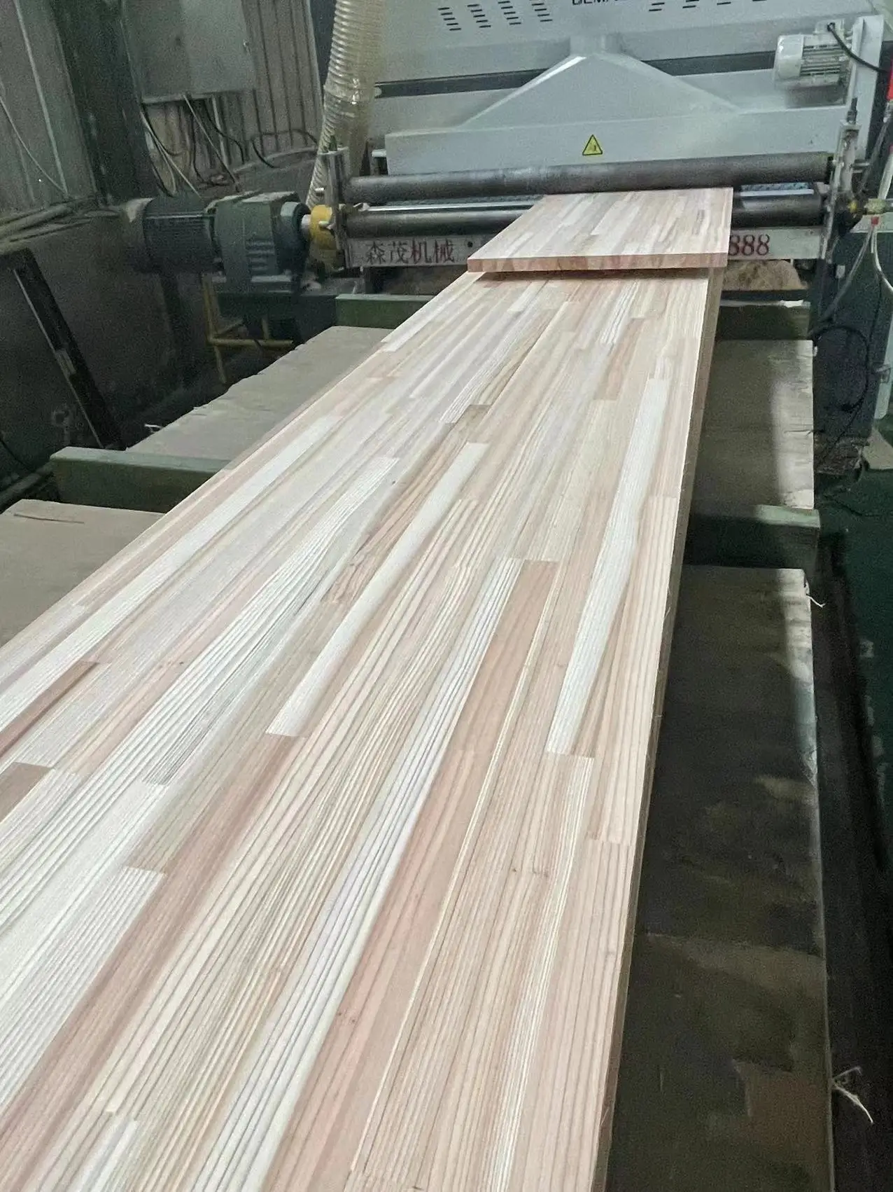 Finger Joint Board Custom Cedar Wood Decorative Surface Furniture Color Desk Mate  Free cedar finger board  to Japan