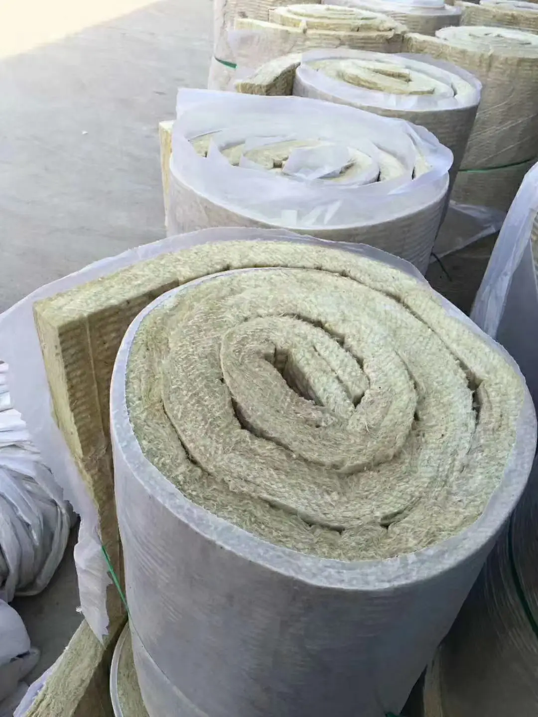 Fire Resistant Heat Insulating Material Rock Wool blanket Line 200 Mm