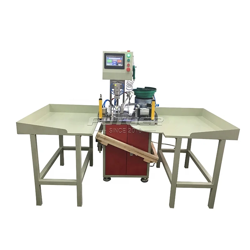 Automatic hinge thread processing hardware self U pin fix machine