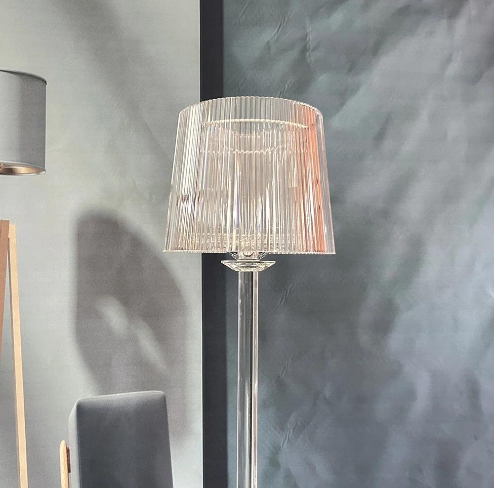 New Design Gorgeous Acrylic Crystal Lamp Shade Candle Holder Stand Candlestick Centerpiece for Wedding Event Decoration
