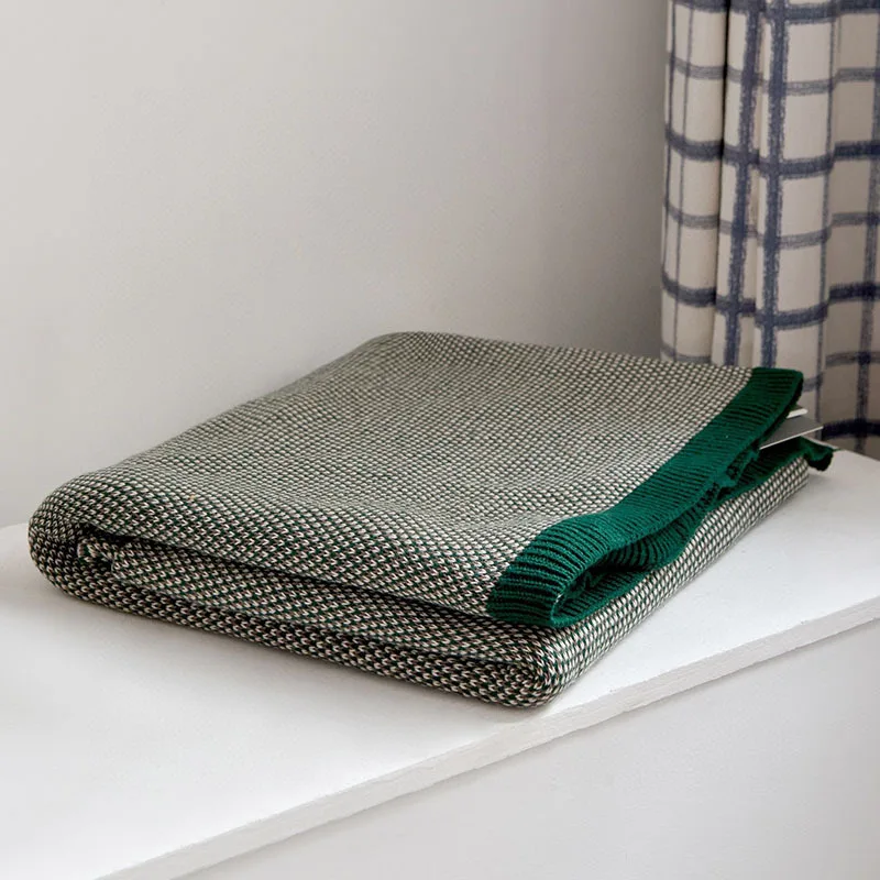 King size wholesale wool sofa travel blanket couverture de survie custom quality other nordic knitted green blanket and throws