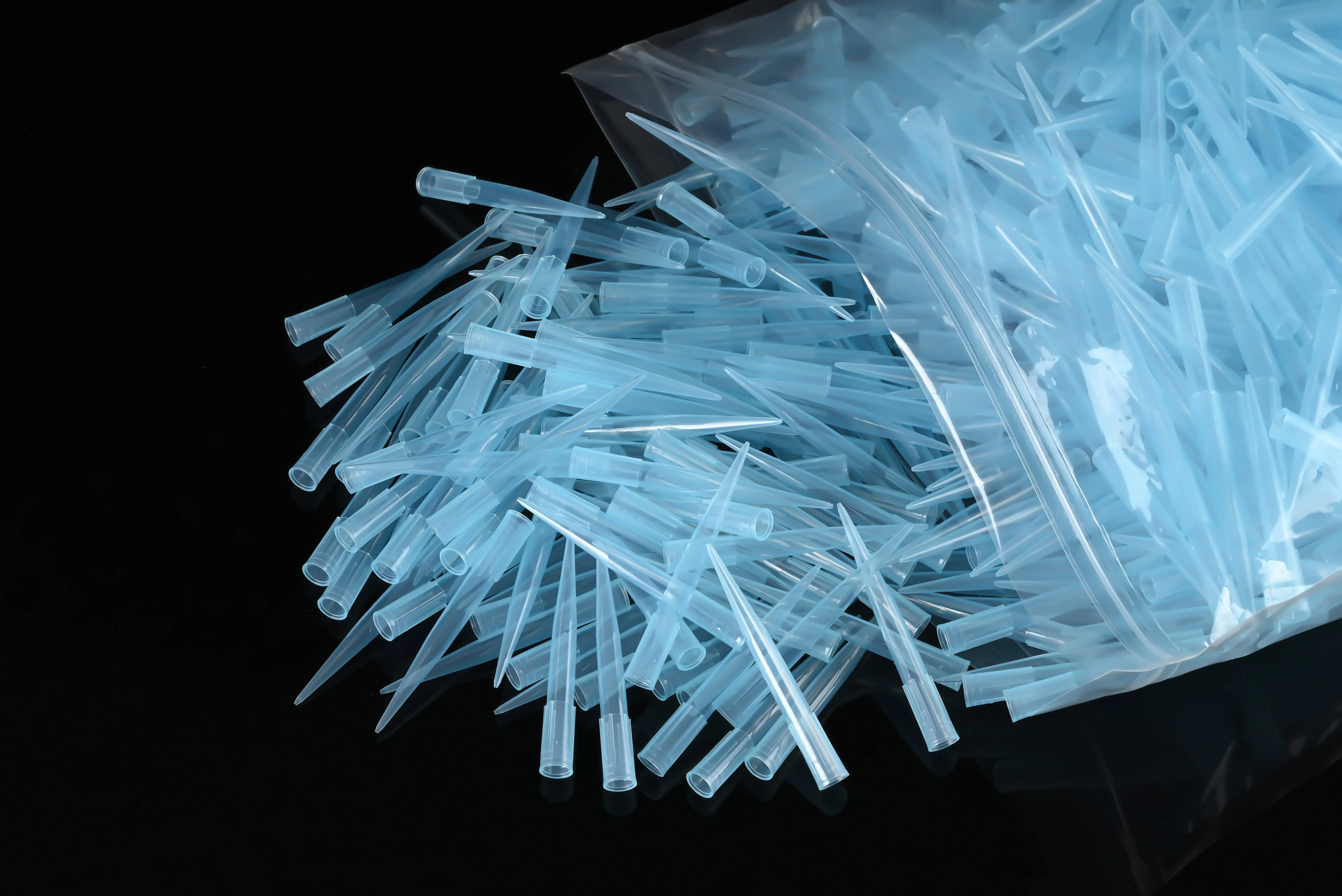 Various specifications blue yellow white 1000ul filtered pipette tips