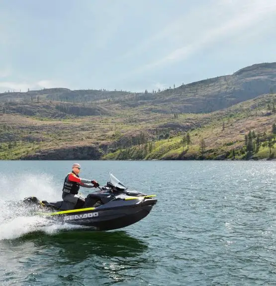 High Speed Motorboat 1630cc 4 Stroke Engine 3-Passenger Motor Watercraft for Sale