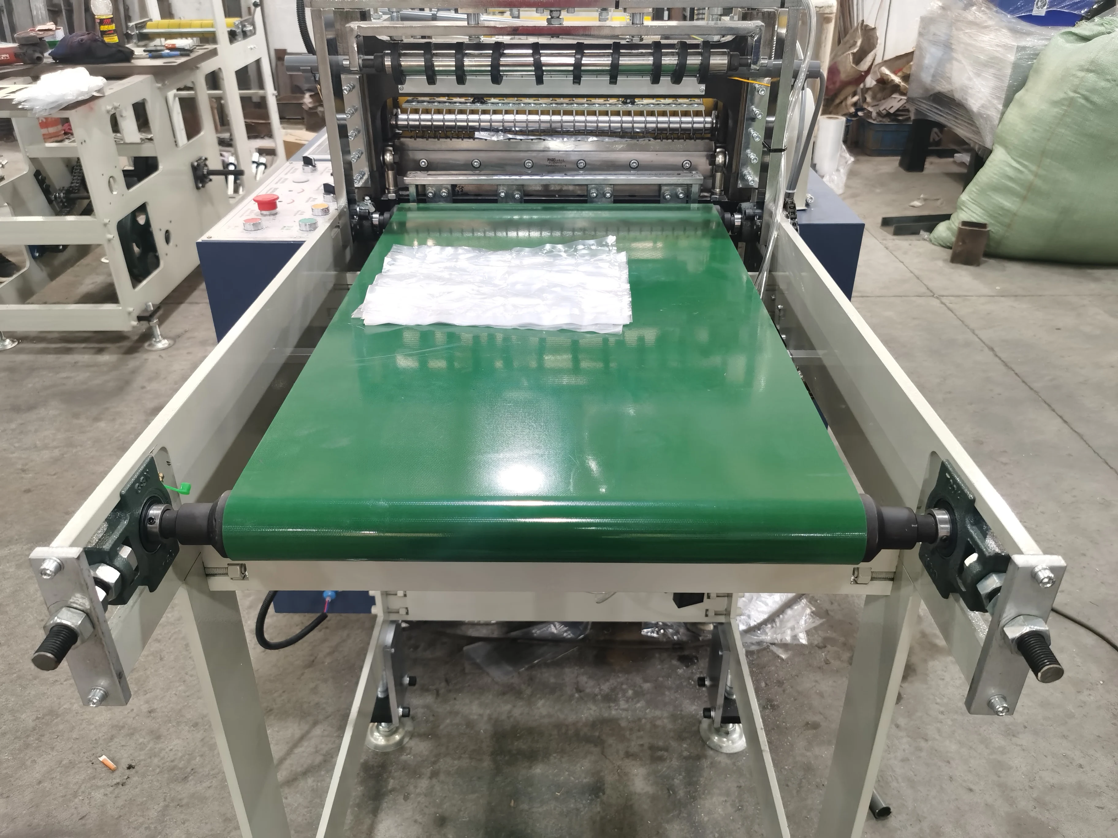 Single layer automatic LDPE self-sealing Disposable edible freezing ice cube pack bags making machine