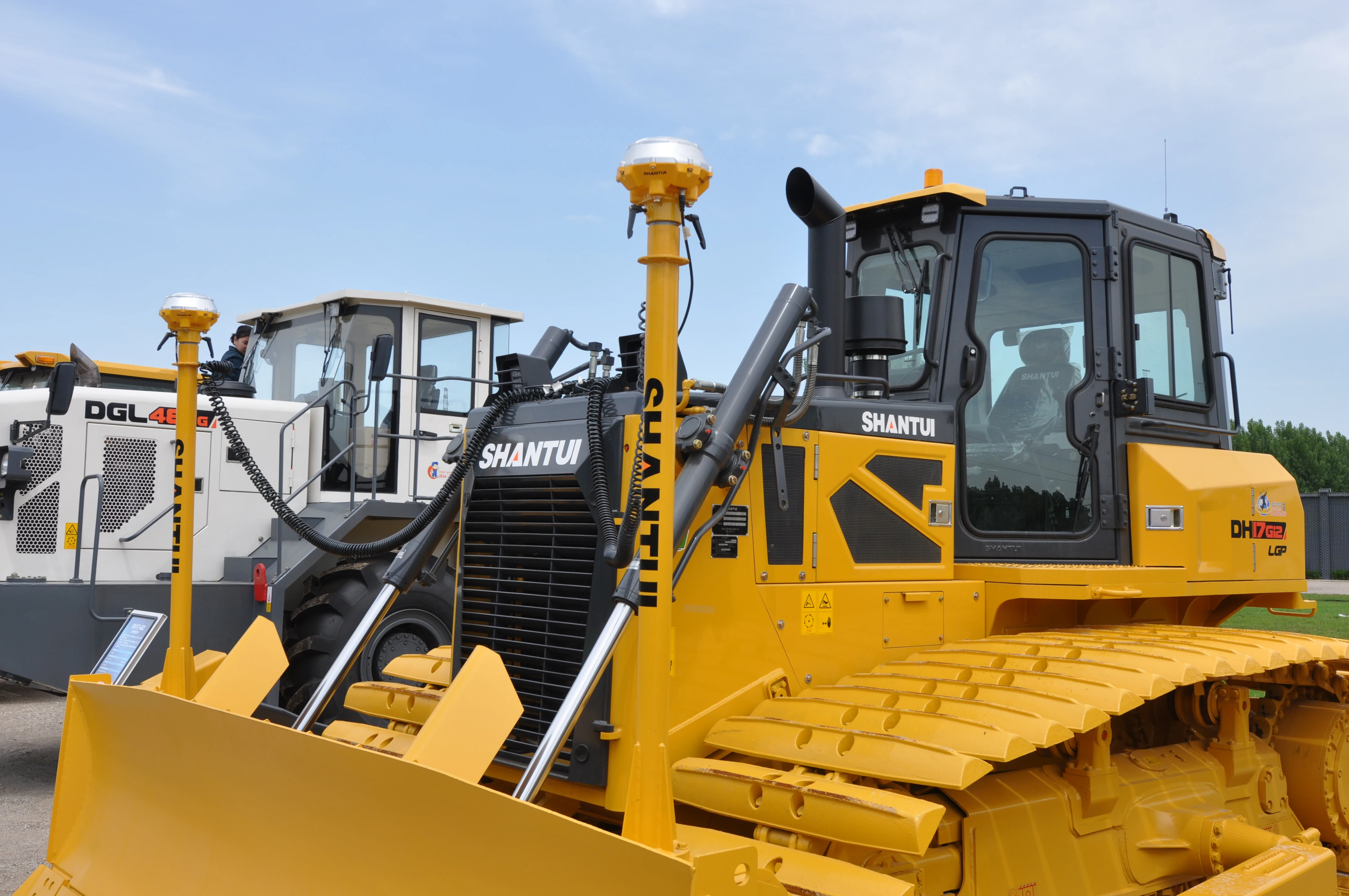 SHANTUI 170HP DH17 automatic leveling model  Crawler Bulldozer Hydrostatic Travel Drive Bulldozer