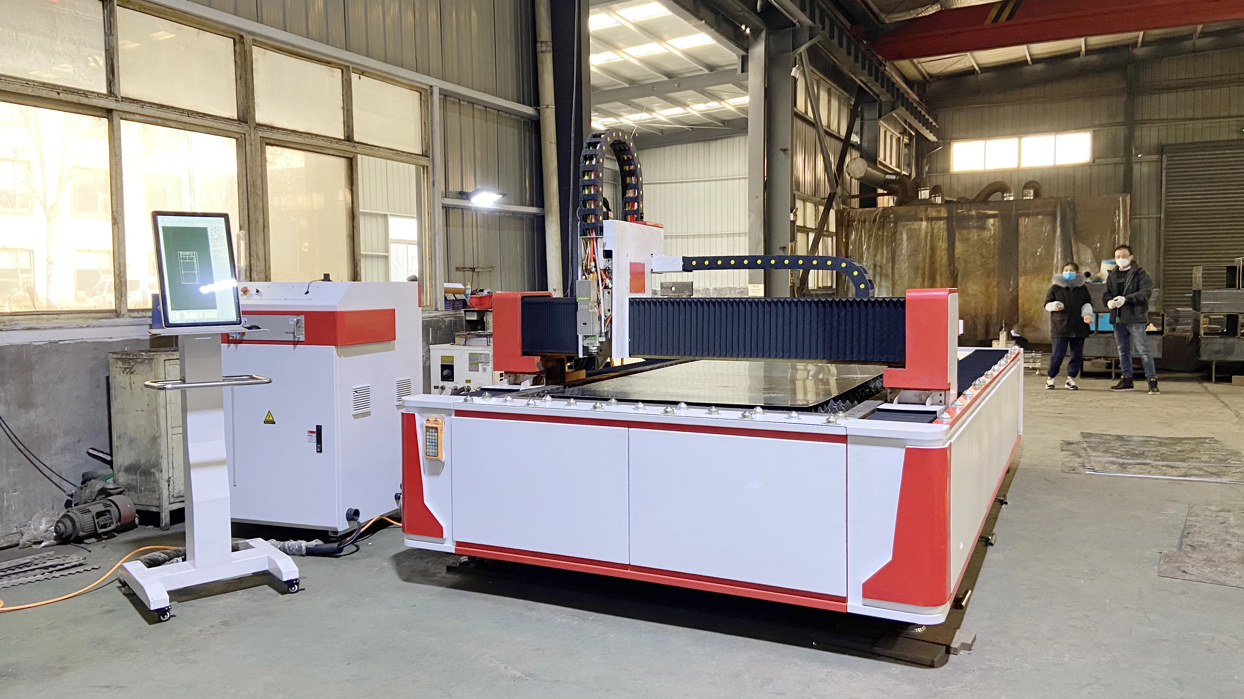 High quality and hot sale 3000mm*1500mm fiber laser cutting machine with free water cooling and blower