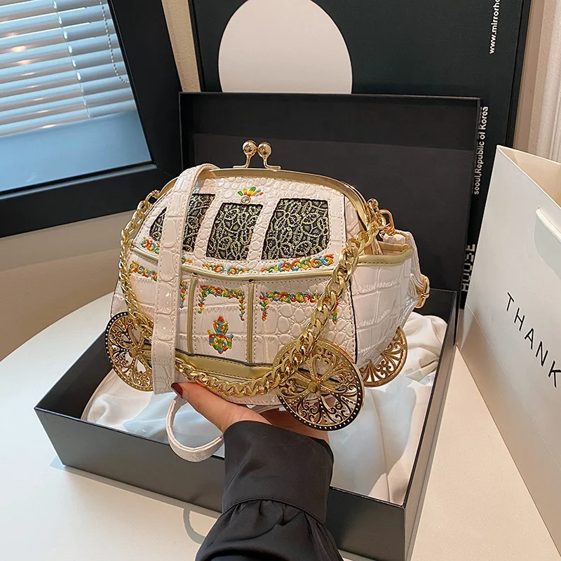 2024 Luxury Classical Car Shaped School Bag for Women Unique Clutch Bag Ladies Vegan Leather Purse Chain Shoulder Lady Handbags