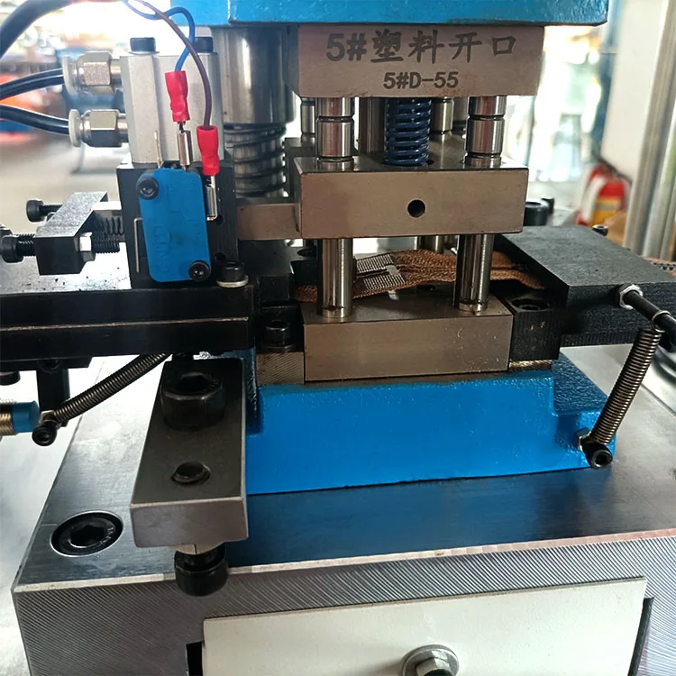 Plastic zipper product hole punching machine for resin garment zipper