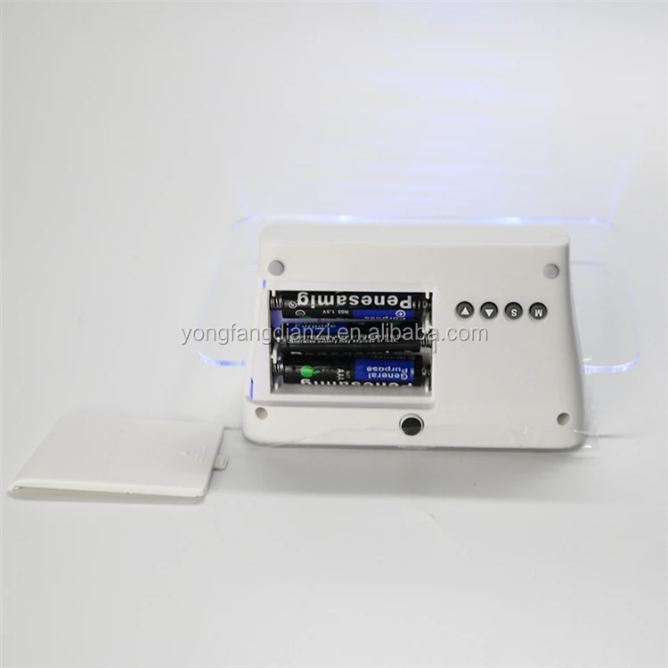 New Design 4 USB Port Hub Kids Diy Bedside Night Digital Alarm Clock with Message Board