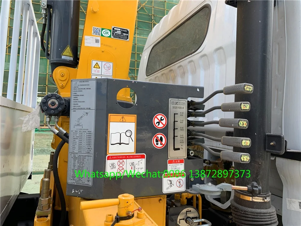 Dongfeng 4*2 Mobile Crane Truck 6 Wheels Truck Cranes/3 Ton Truck Mounted Crane For Sale